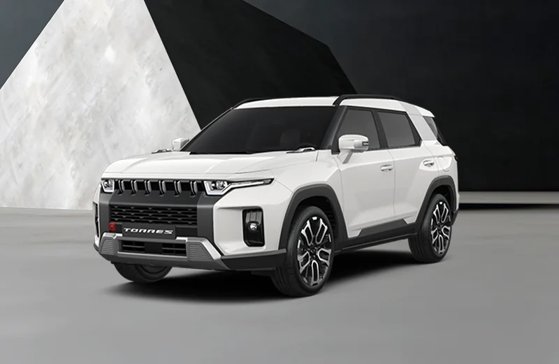 KGM 더 뉴 토레스 측면, 각진 차체와 높은 벨트라인의 SUV